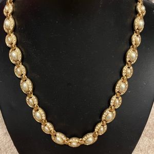 Pearl and gold necklace